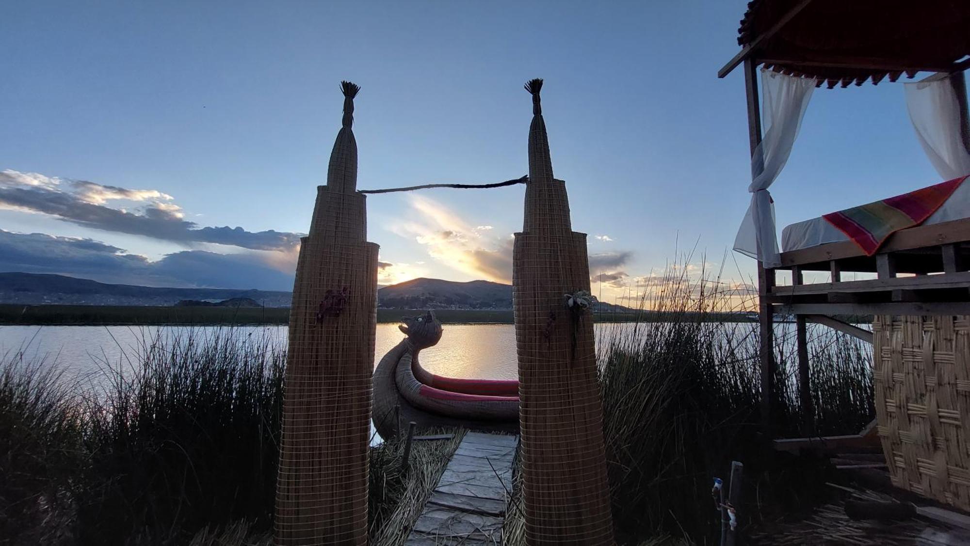 Uros Lodge Peru Puno Exterior photo